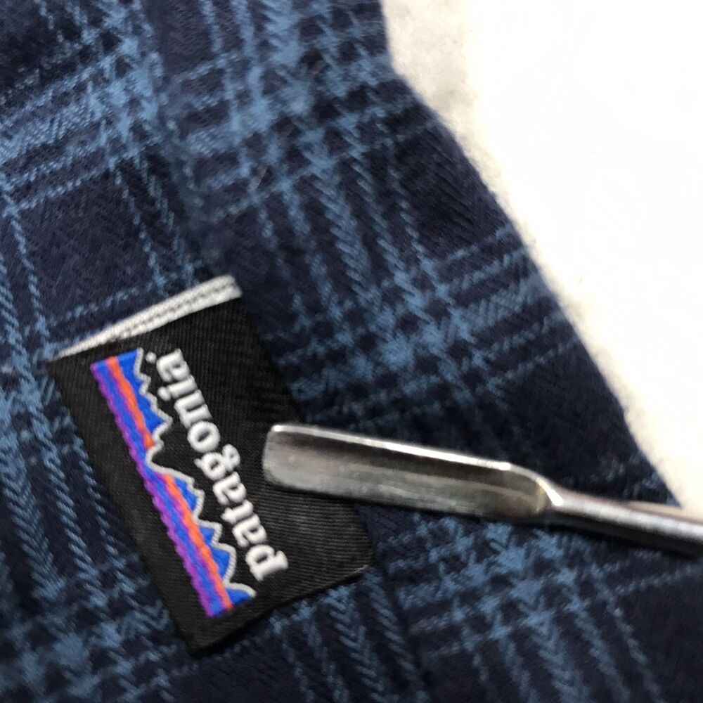 PATAGONIA Fjord Flannel Shirt Men L Blue Plaid GORP Organic Cotton Preppy - Picture 11 of 13